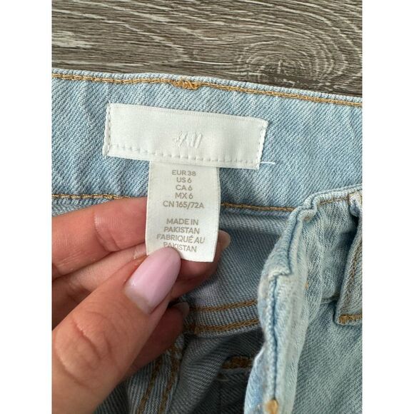 H&M EUC High Rise Wide Leg Jeans Size 6 Light Wash Distressed - Picture 10 of 15